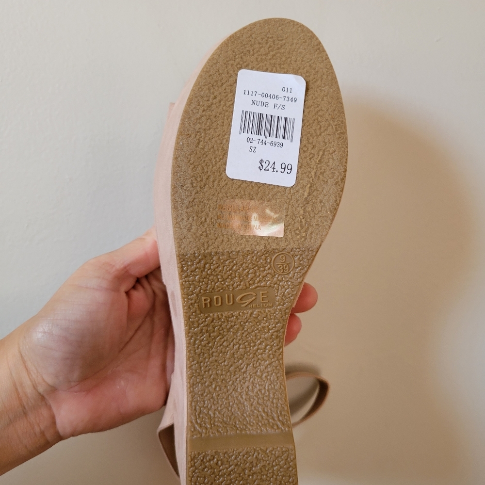 Size 9 shoe - Picture 3 of 3